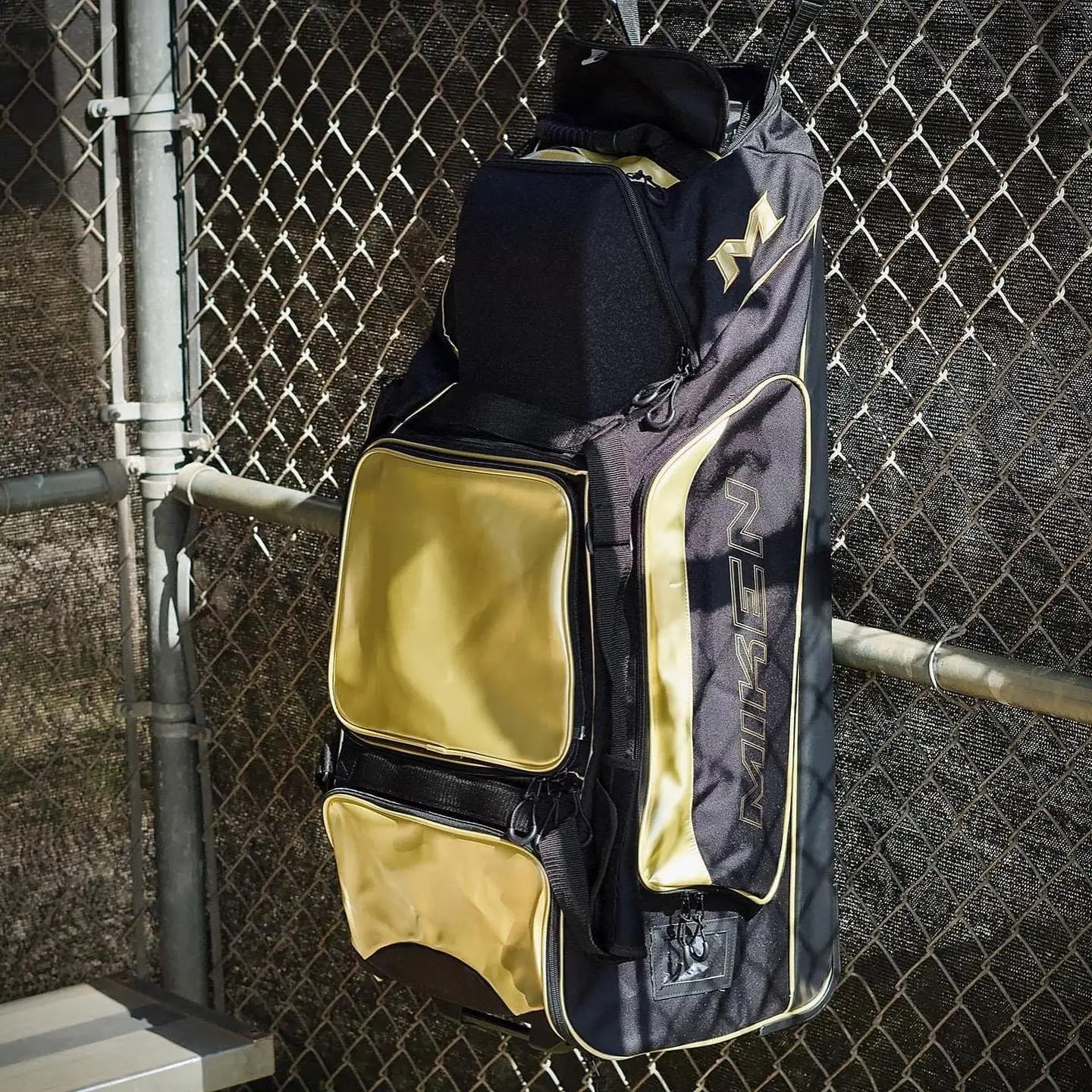 2022 Miken MK7X Championship Wheeled Roller Bag (Freak Gold Series): MKMK7X-CH-GLD - Image 2